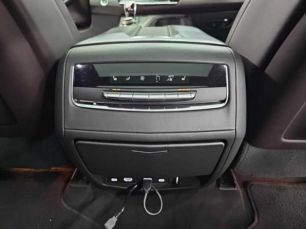 캐딜락 에스컬레이드 6.2 V8 플래티넘 이미지 12