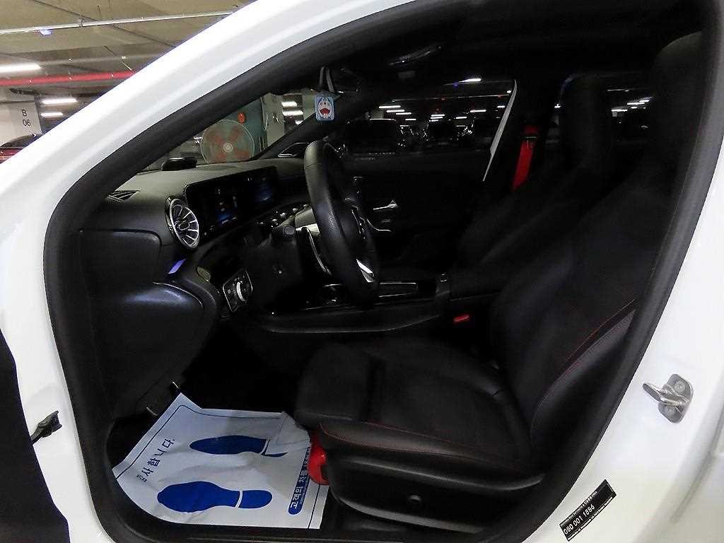 벤츠 A 클래스 A클래스 W177 AMG A45 S 4MATIC+ 이미지 6