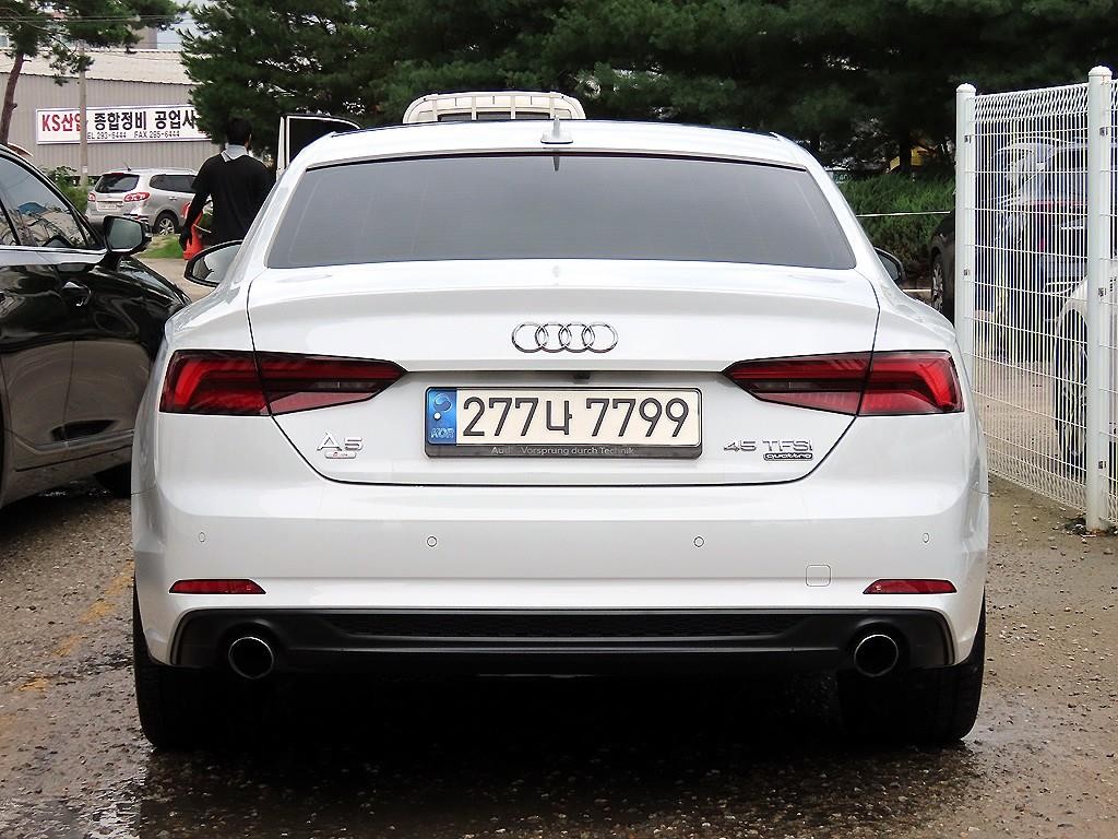 아우디 A5 A5 (F5) 45 TFSI 콰트로 쿠페 이미지 4