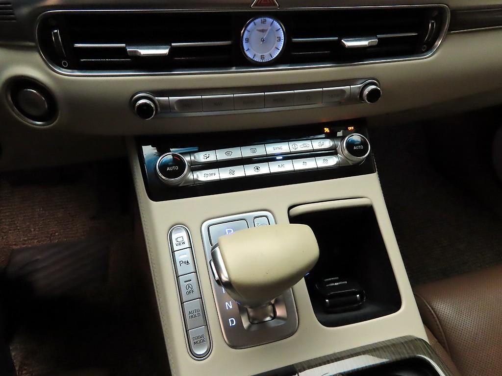 제네시스 G90 3.8 GDI AWD 프리미엄 럭셔리 이미지 9