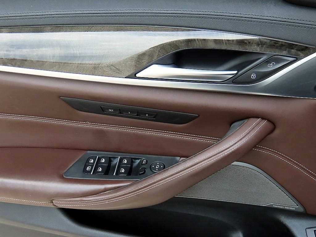 BMW 5시리즈 5시리즈 (G30) 530d 럭셔리 플러스 이미지 12
