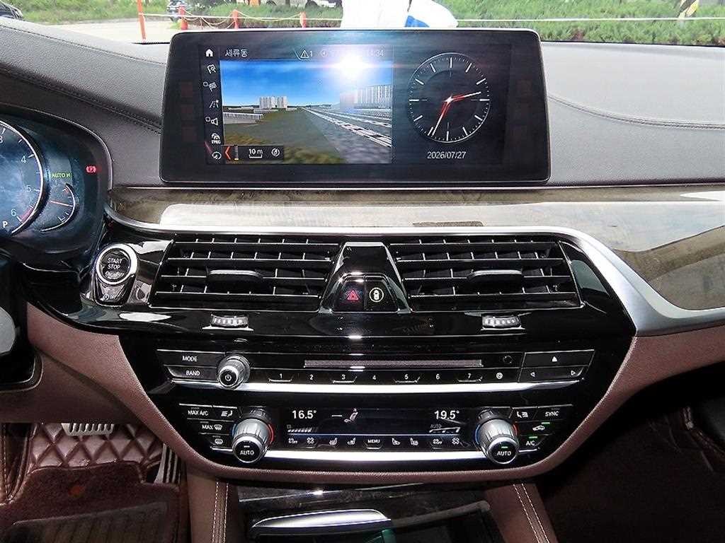 BMW 5시리즈 5시리즈 (G30) 530d 럭셔리 플러스 이미지 13