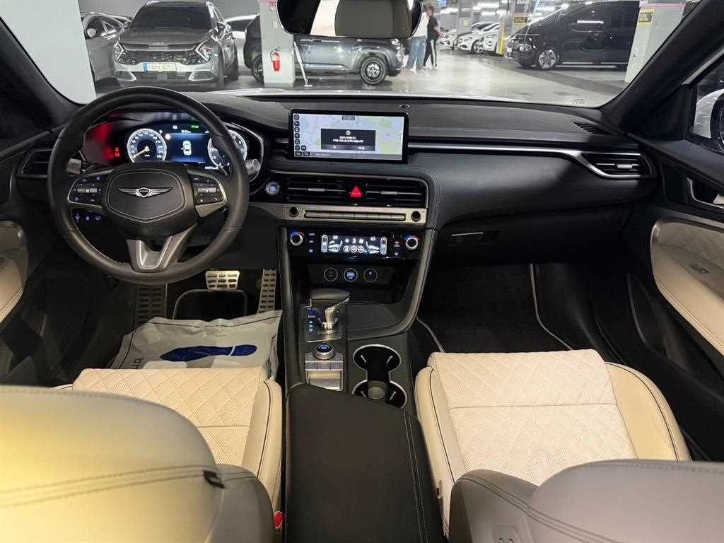 제네시스 G70 더 뉴 G70 가솔린 2.5T 4WD 스포츠 패키지 이미지 10