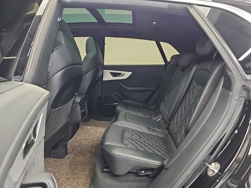 아우디 Q8 50 TDI 콰트로 프리미엄 이미지 12