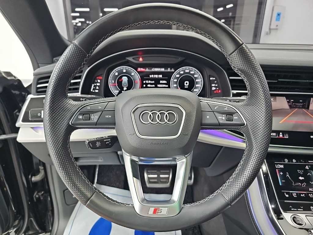 아우디 Q8 50 TDI 콰트로 프리미엄 이미지 9
