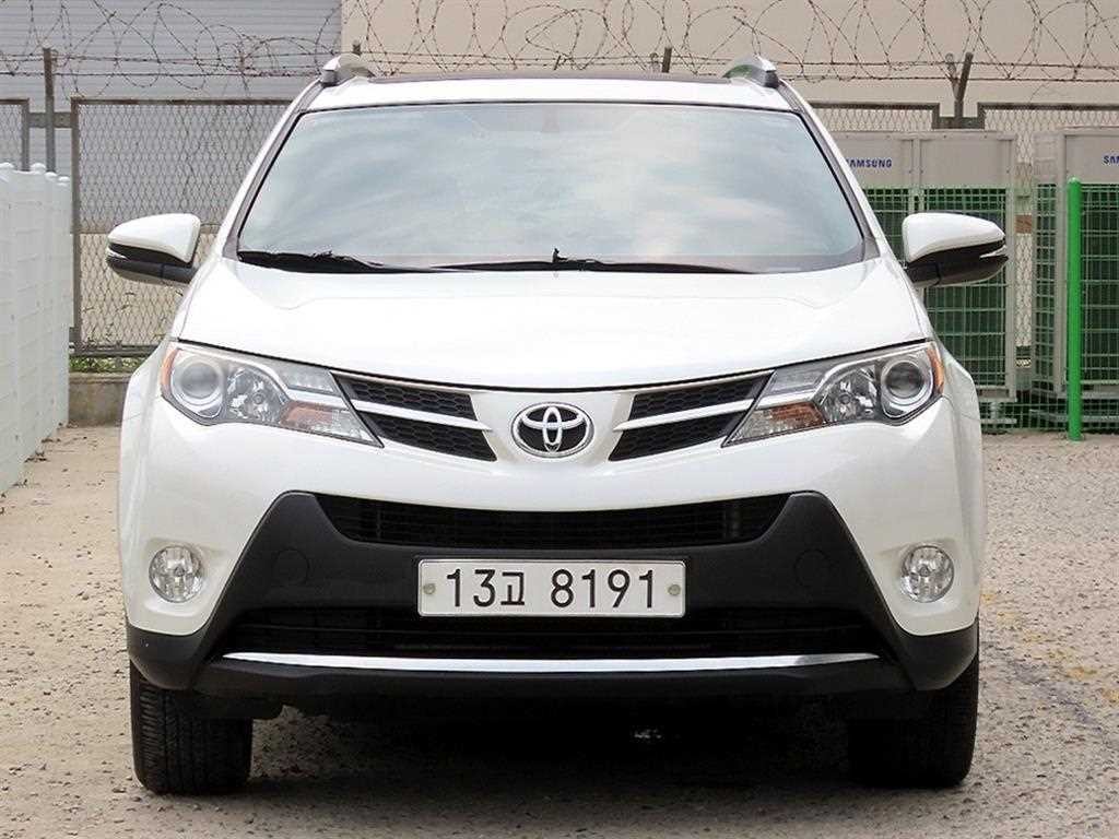 토요타 라브4 2.5 4WD 이미지 1