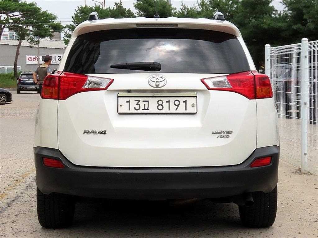 토요타 라브4 2.5 4WD 이미지 4