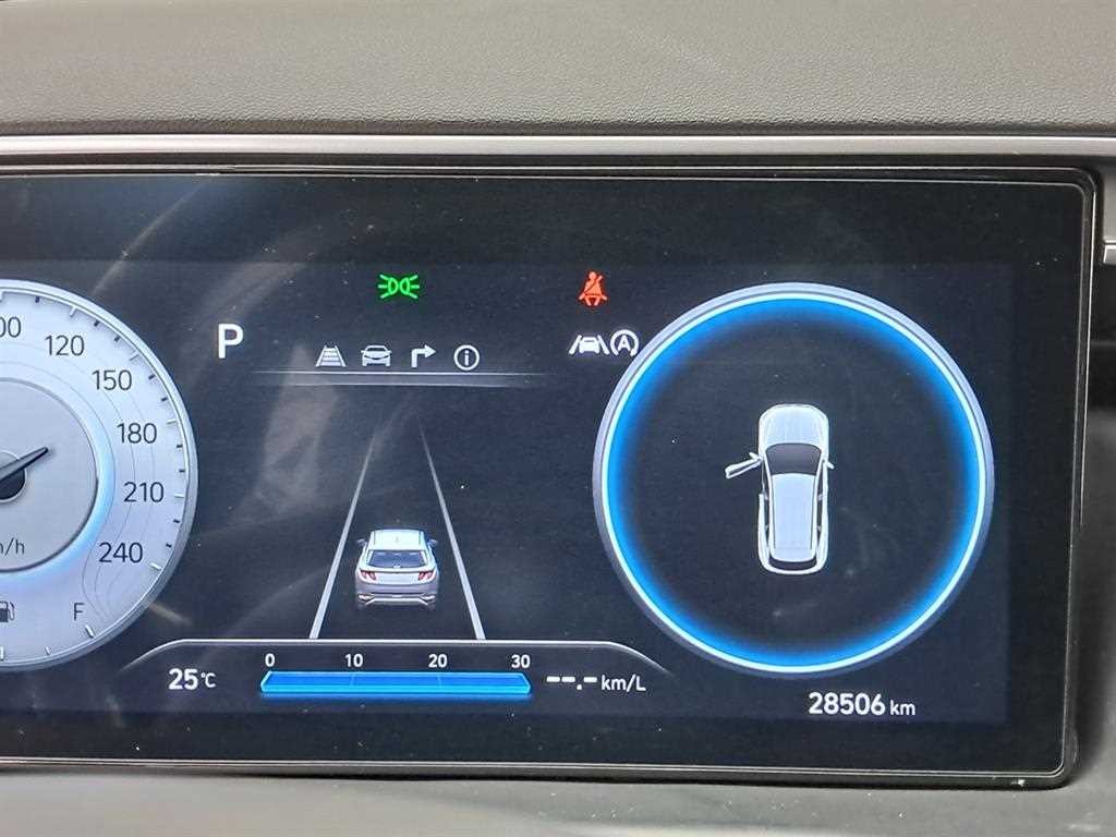 현대 투싼 투싼 (NX4) 가솔린 1.6 터보 4WD 인스퍼레이션 이미지 8