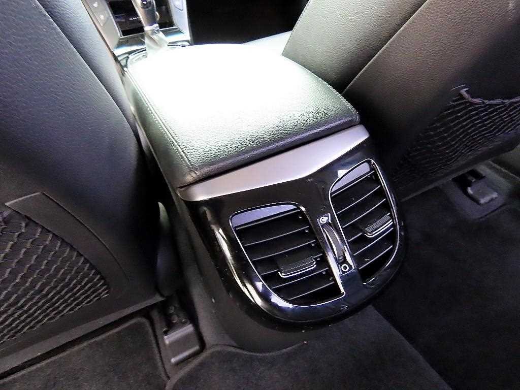 현대 i40 i40Saloon 1.7 VGT PYL 이미지 17