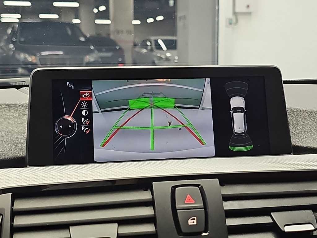 BMW 3시리즈 3시리즈 (F30) 320d 투어링 이미지 16