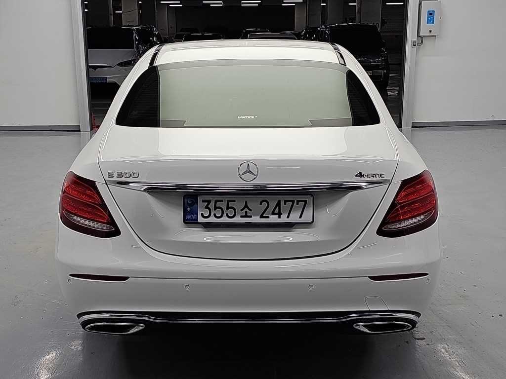벤츠 E 클래스 E-클래스 W213 E300 4MATIC 익스클루시브 이미지 3