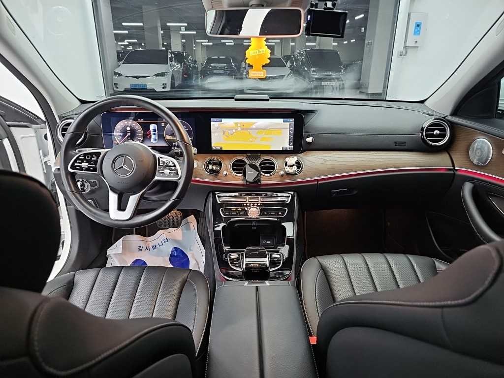 벤츠 E 클래스 E-클래스 W213 E300 4MATIC 익스클루시브 이미지 7