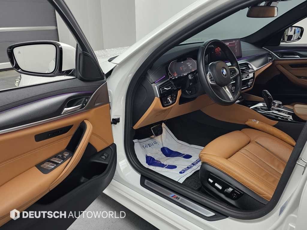BMW 5시리즈 5시리즈 (G30) 520i M 스포츠 이미지 11