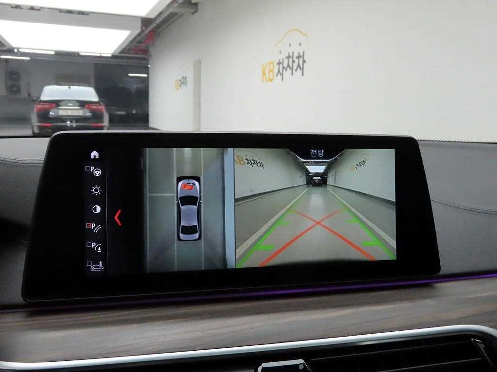 BMW 5시리즈 5시리즈 (G30) 520d xDrive M 스포츠 플러스 이미지 13
