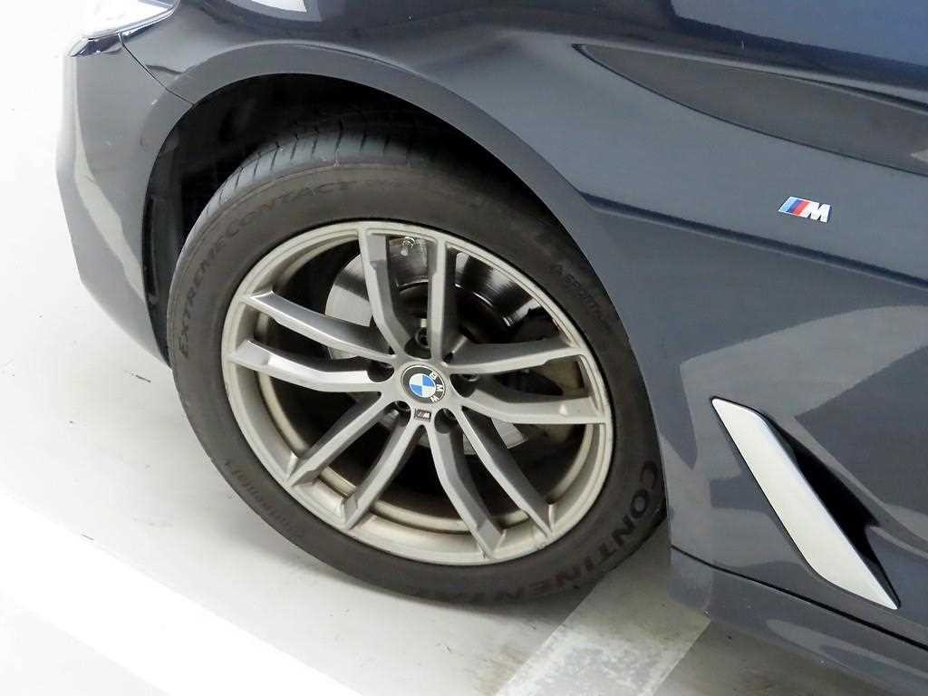BMW 5시리즈 5시리즈 (G30) 520d xDrive M 스포츠 플러스 이미지 19