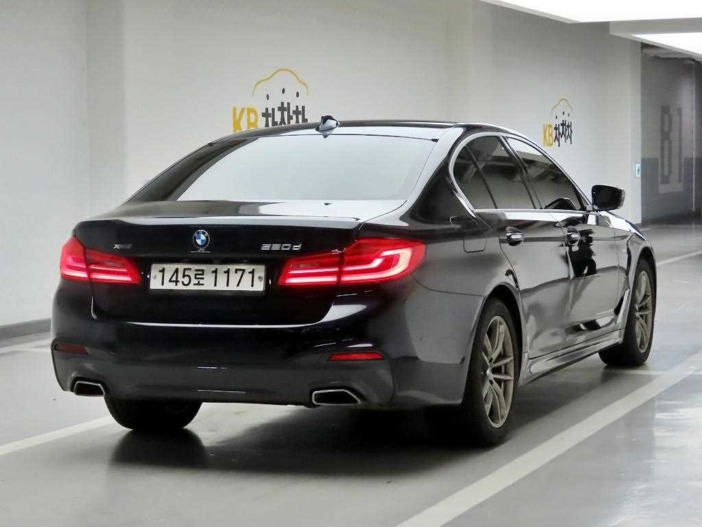 BMW 5시리즈 5시리즈 (G30) 520d xDrive M 스포츠 플러스 이미지 4