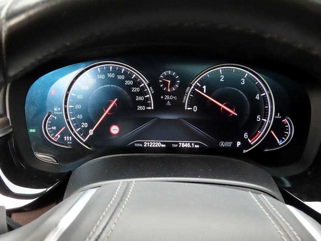 BMW 5시리즈 5시리즈 (G30) 520d xDrive M 스포츠 플러스 이미지 5