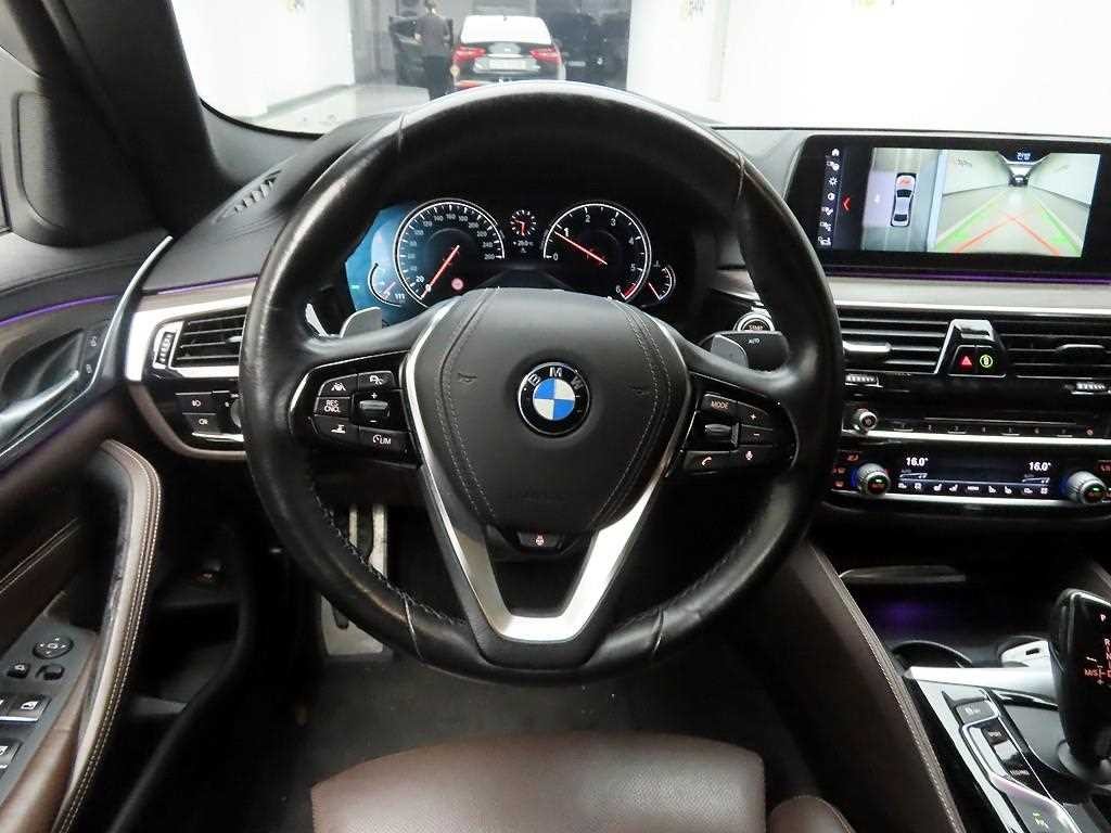BMW 5시리즈 5시리즈 (G30) 520d xDrive M 스포츠 플러스 이미지 7