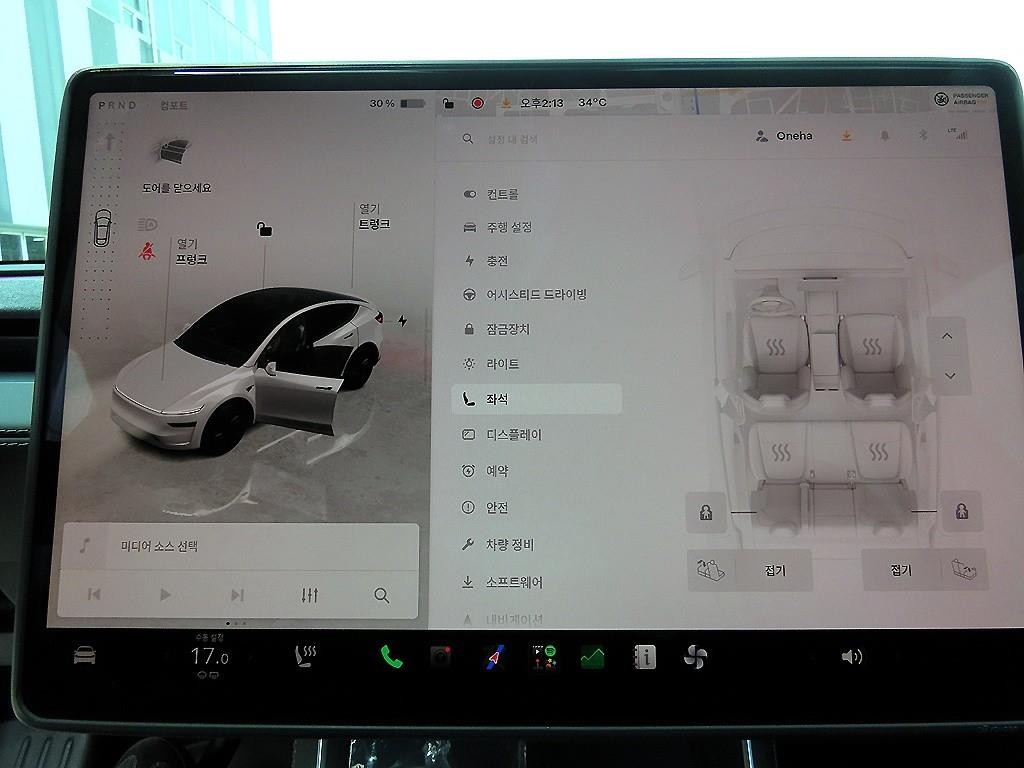 테슬라 모델 Y RWD 이미지 12
