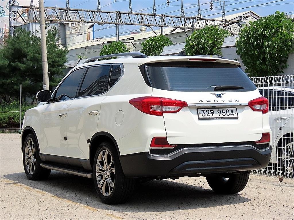 KG모빌리티(쌍용) 렉스턴 G4렉스턴 디젤 2.2 4WD 헤리티지 이미지 3