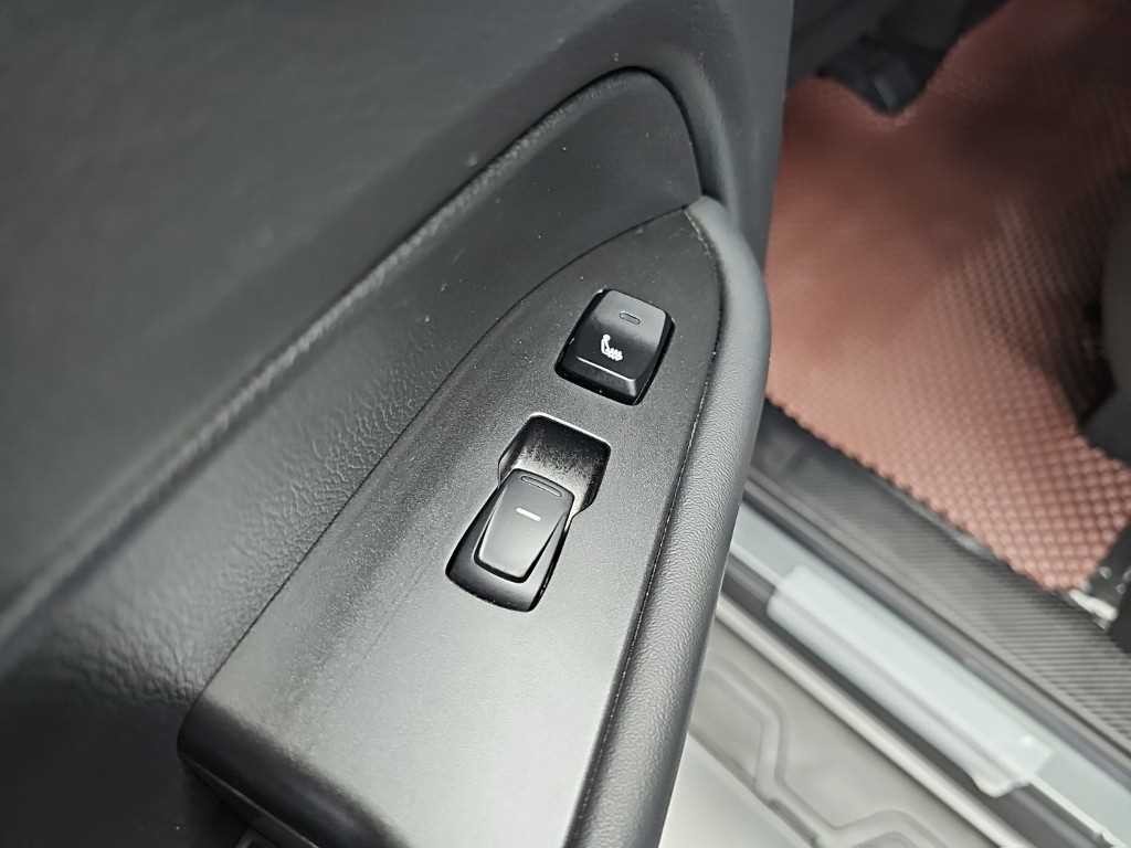 KG모빌리티(쌍용) 렉스턴 더 뉴 렉스턴 스포츠 디젤 2.2 4WD 프레스티지 이미지 13