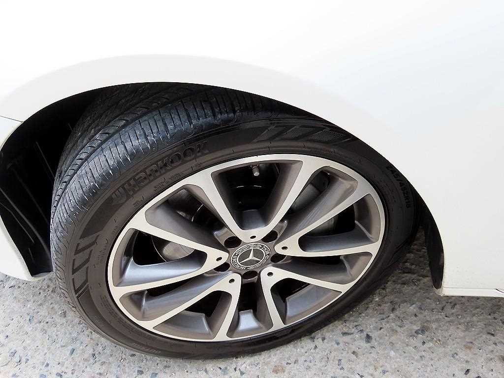 벤츠 E 클래스 E-클래스 W213 E300 4MATIC 아방가르드 이미지 20