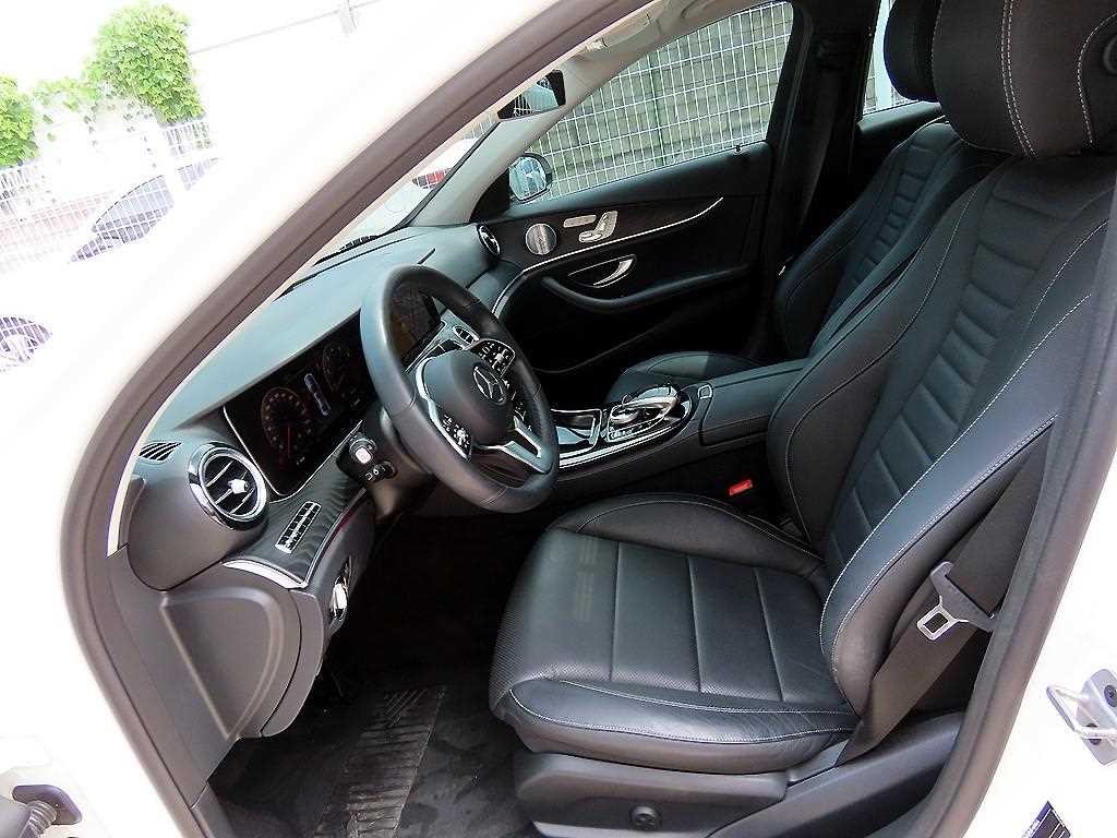벤츠 E 클래스 E-클래스 W213 E300 4MATIC 아방가르드 이미지 5