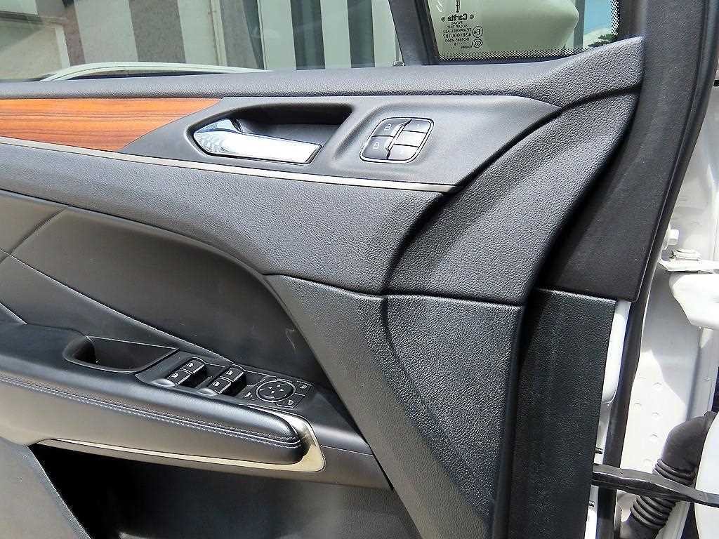 링컨 MKC 2.0 AWD 이미지 11