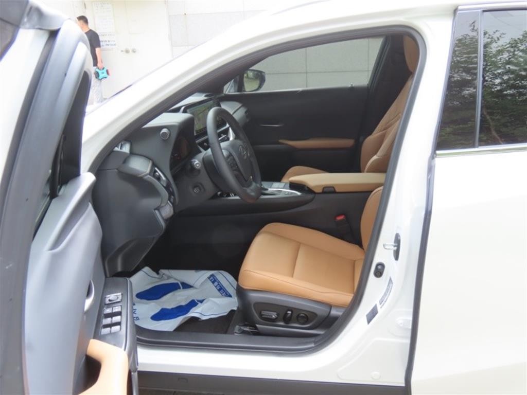 렉서스 UX UX 250h 2.0 2WD 이미지 13