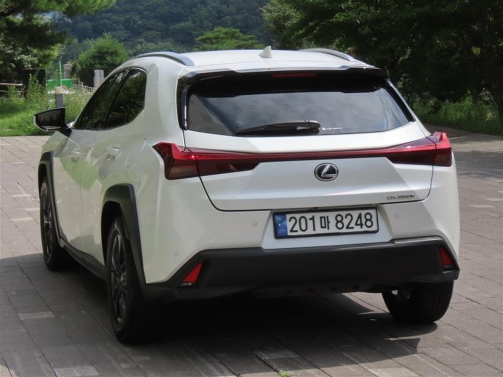 렉서스 UX UX 250h 2.0 2WD 이미지 4