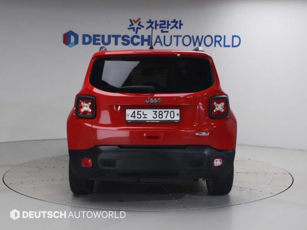 지프 레니게이드 2.4 론지튜드 하이 이미지 4