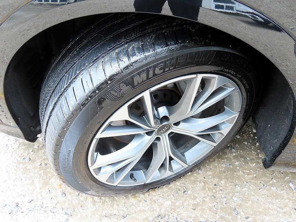 아우디 Q8 55 TFSI 콰트로 프리미엄 이미지 20