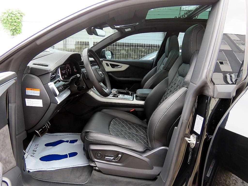 아우디 Q8 55 TFSI 콰트로 프리미엄 이미지 5
