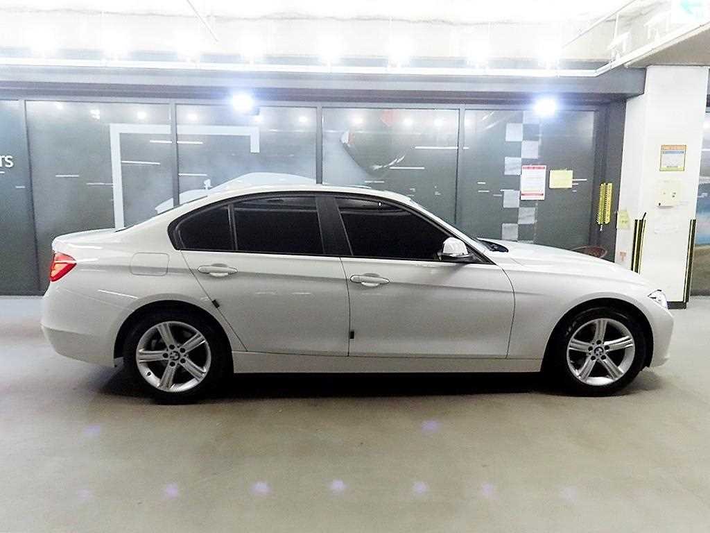 BMW 3시리즈 3시리즈 (F30) 320d 이미지 3