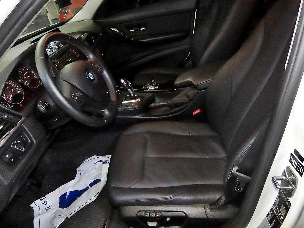 BMW 3시리즈 3시리즈 (F30) 320d 이미지 6