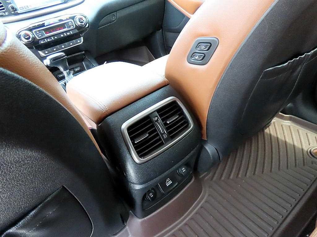 기아 쏘렌토 더 뉴 쏘렌토 디젤 2.2 4WD 노블레스 스페셜 이미지 15