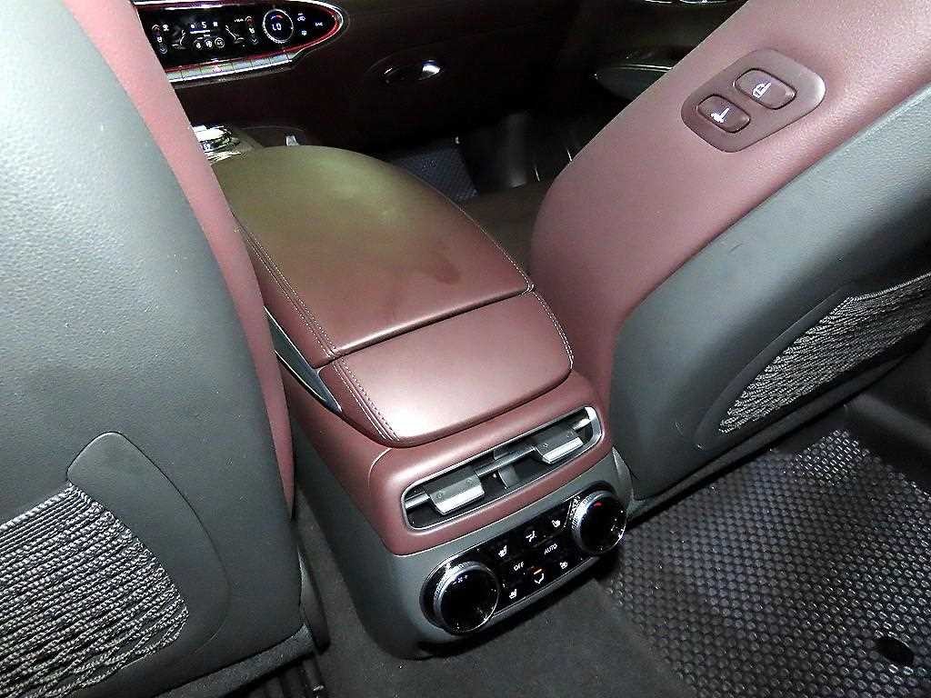 제네시스 GV70 2.5T 가솔린 2WD 기본형 이미지 16