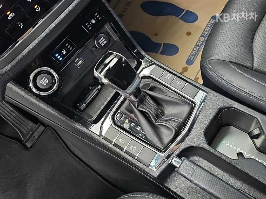 KG모빌리티(쌍용) 코란도 뷰티풀코란도 2WD 디젤 1.6 딜라이트 플러스 이미지 8