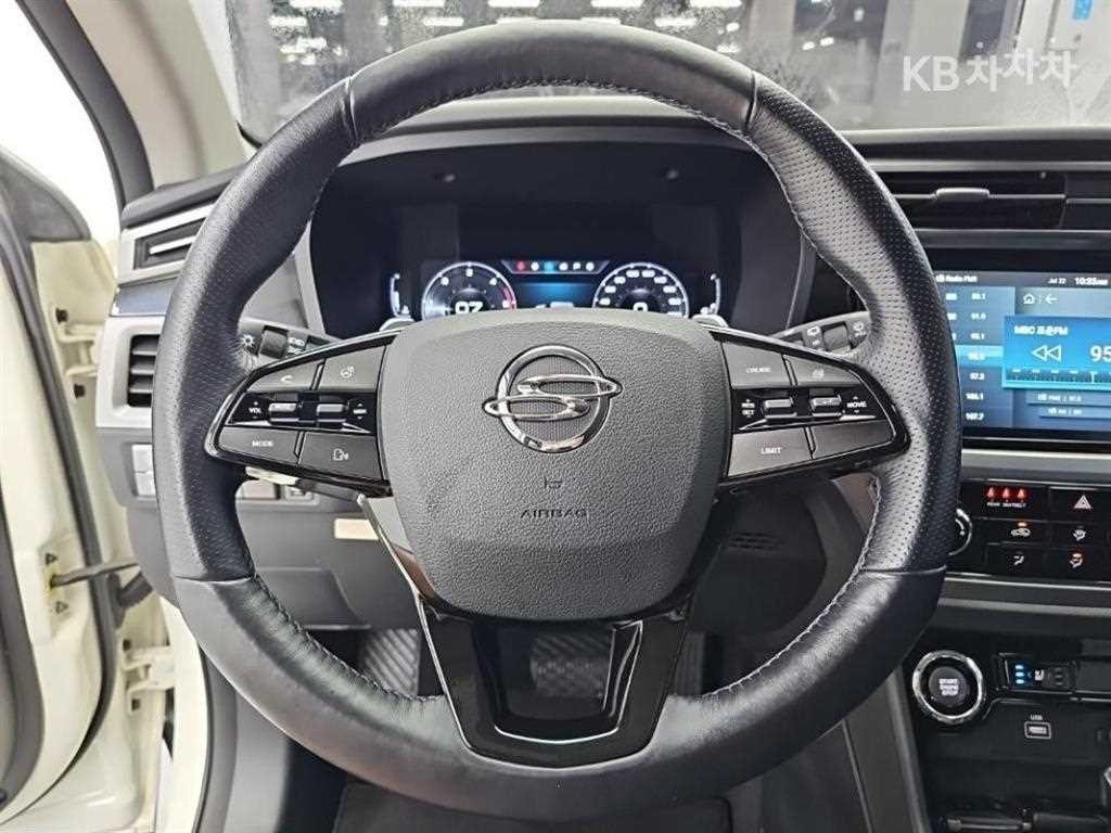 KG모빌리티(쌍용) 코란도 뷰티풀코란도 2WD 디젤 1.6 딜라이트 플러스 이미지 9
