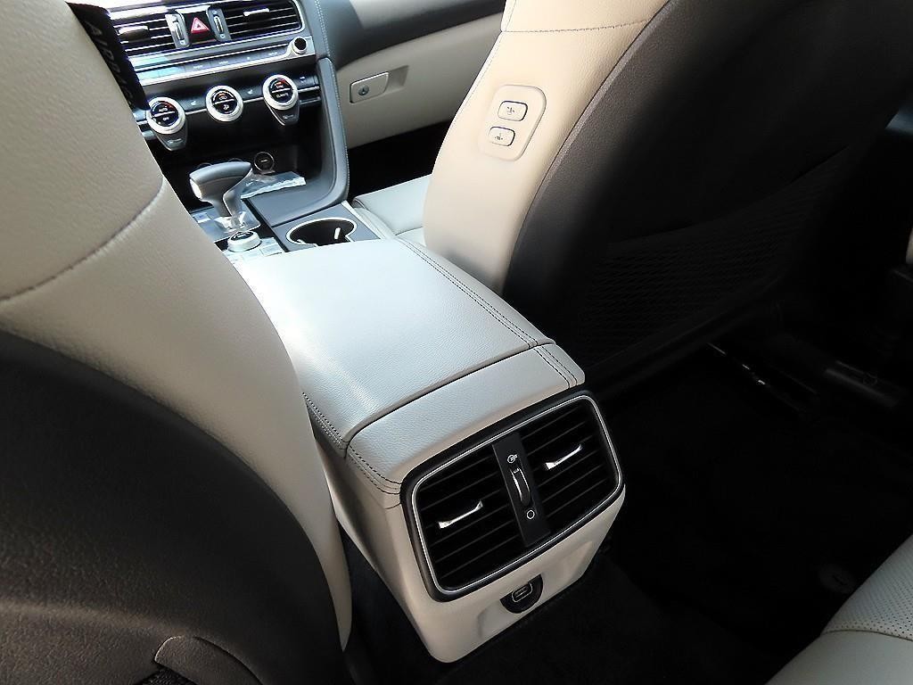 제네시스 G70 더 뉴 G70 가솔린 2.0T 4WD 기본형 이미지 16