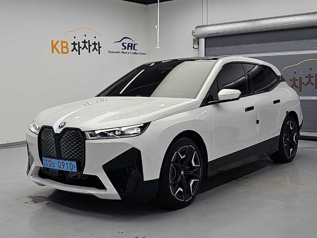 BMW iX xDrive 50 스포츠 플러스 이미지 1
