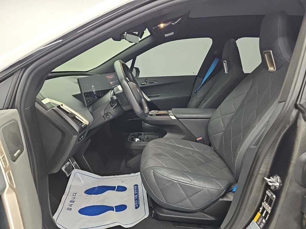 BMW iX xDrive 50 스포츠 플러스 이미지 11