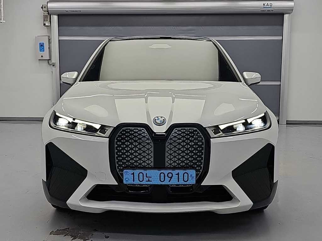 BMW iX xDrive 50 스포츠 플러스 이미지 2