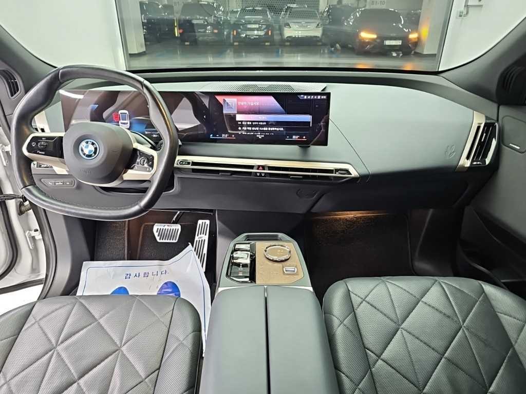 BMW iX xDrive 50 스포츠 플러스 이미지 7