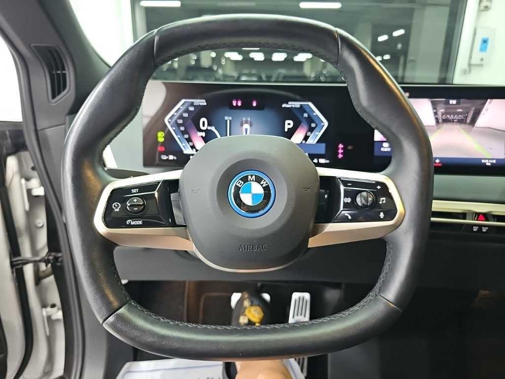 BMW iX xDrive 50 스포츠 플러스 이미지 9