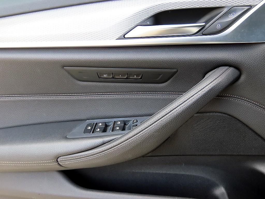 BMW 5시리즈 5시리즈 (G30) 520d M 스포츠 스페셜 에디션 이미지 12