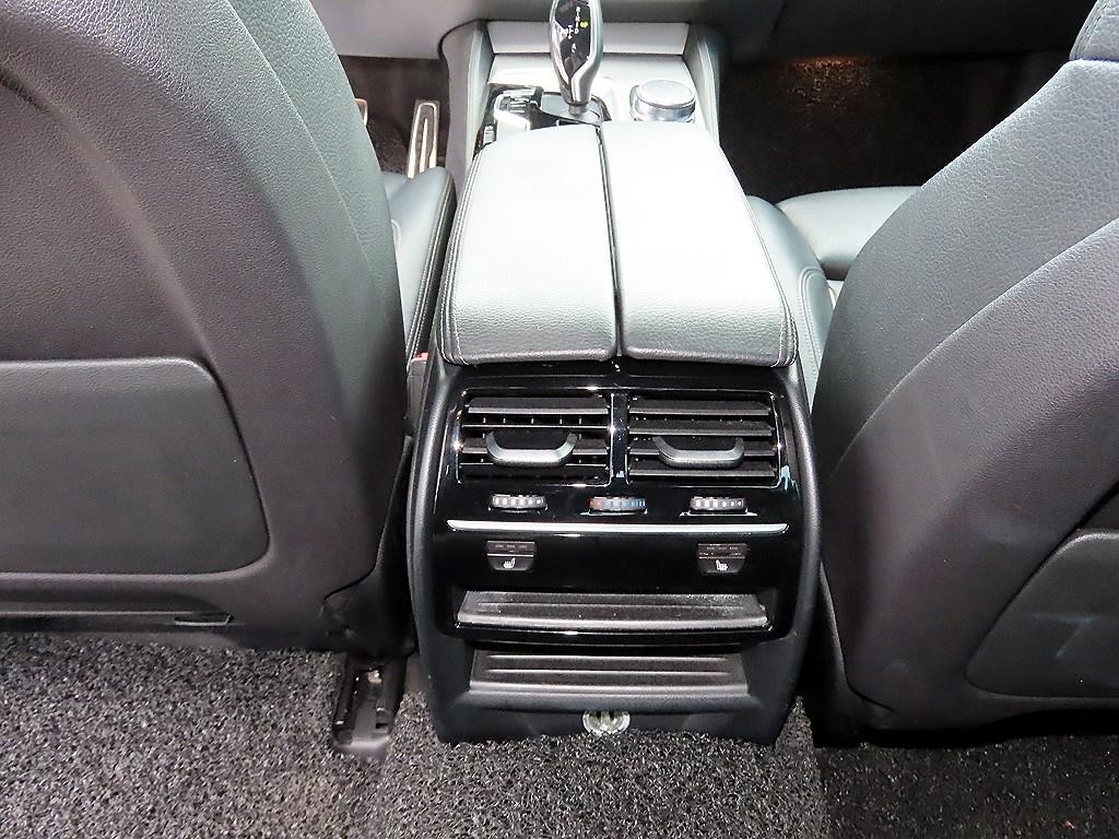 BMW 5시리즈 5시리즈 (G30) 520d M 스포츠 스페셜 에디션 이미지 17