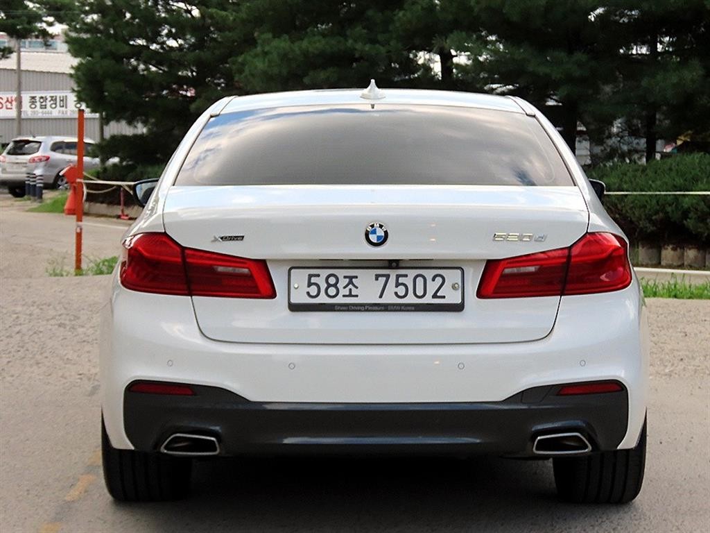 BMW 5시리즈 5시리즈 (G30) 520d M 스포츠 스페셜 에디션 이미지 4