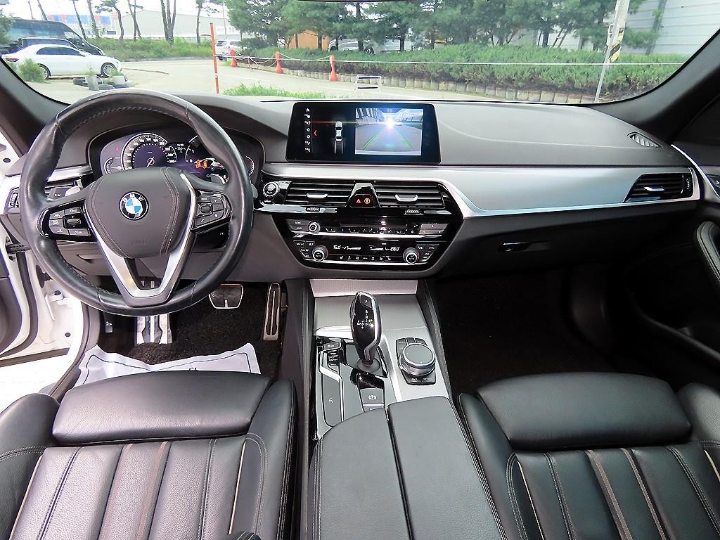 BMW 5시리즈 5시리즈 (G30) 520d M 스포츠 스페셜 에디션 이미지 7