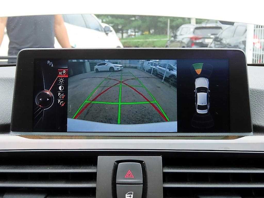 BMW 3시리즈 3시리즈 (F30) 320d 이미지 15